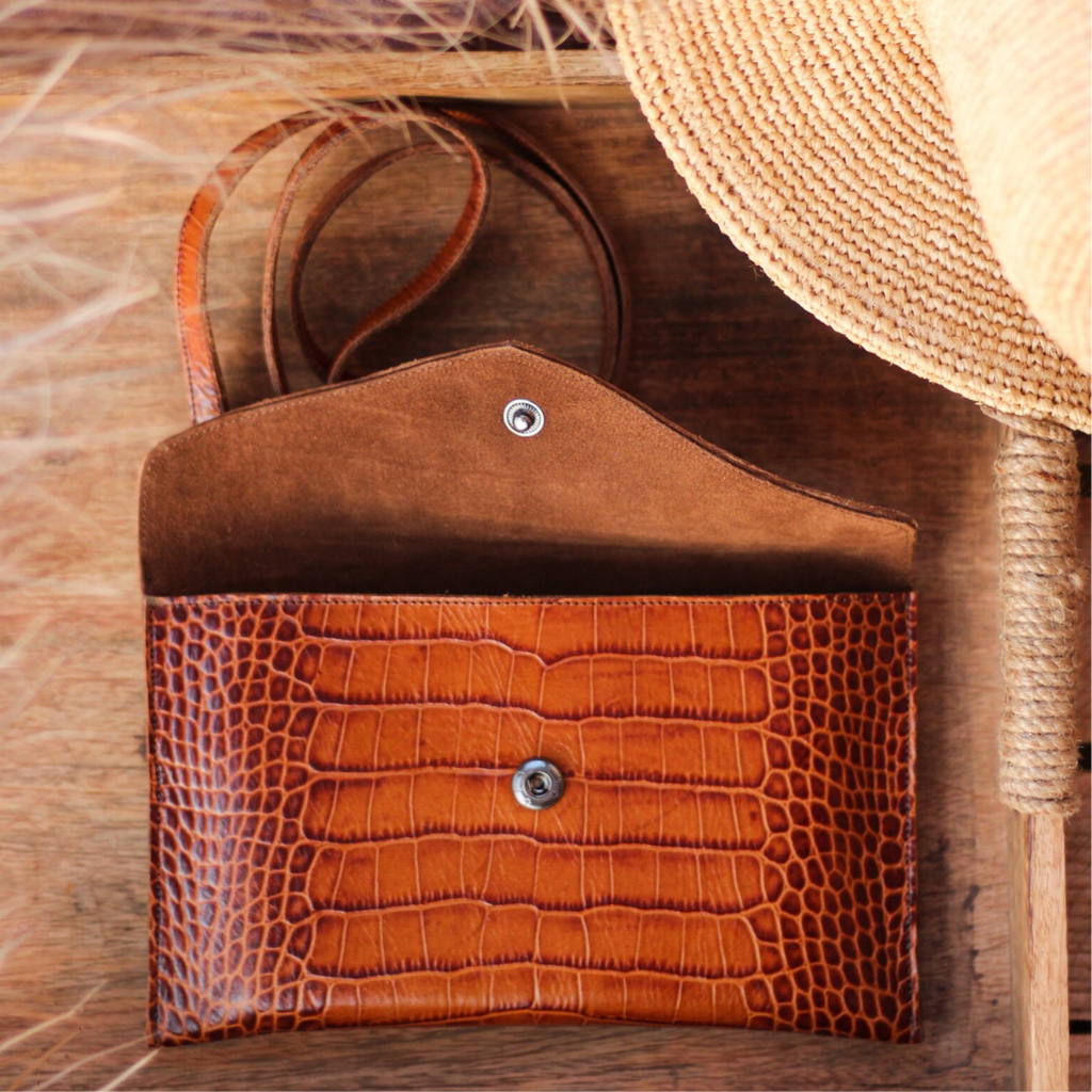 Croc-Embossed Ladies Clutch - Image 3